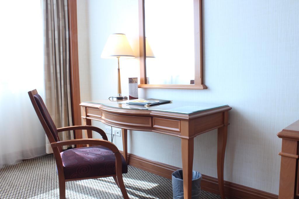 Imperial Hotel Miri Extérieur photo
