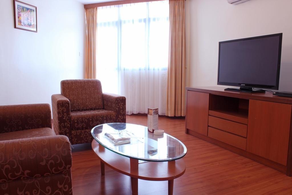 Imperial Hotel Miri Extérieur photo